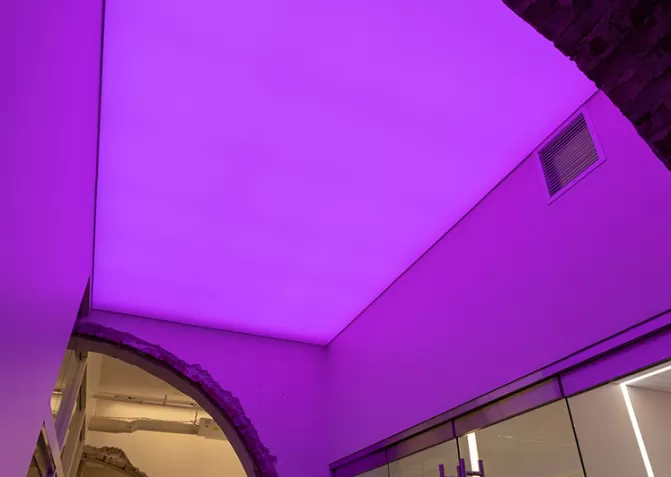 Фиолетовые натяжные потолки